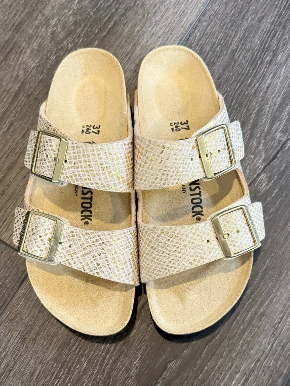 NWOB Birkenstock Arizona Shiny Python Sandals – Eggshell/Gold - 37